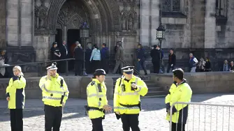Арести във Великобритания и Шотландия: Мъж нарече принц Андрю „болен старец“ (видео)