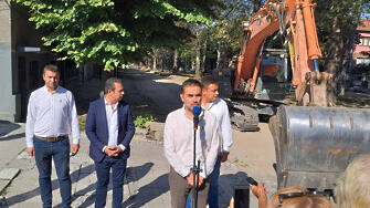 Символична първа копка за ремонта на бул Хаджи Димитър в