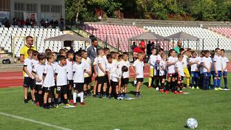 8 отбора участват в първото издание на Международния детски футболен