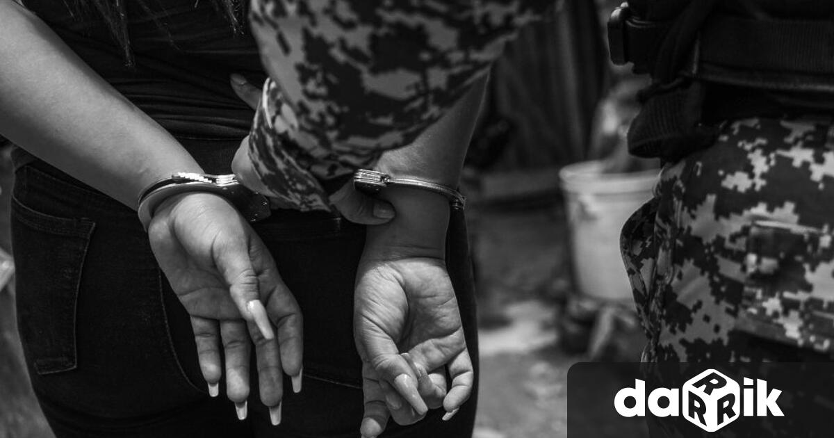 Шотландската полиция съобщи, че е извършила три ареста в Единбург.