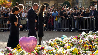 Отново заедно: Уилям, Кейт, Хари и Меган отдадоха почит пред Кралицата