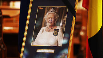 Световните лидери изказаха съболезнования за кончината на кралица Елизабет II Спомняйки