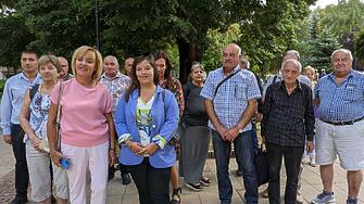 Лидерът на ПП Изправи се БългарияМая Манолова посети градЛовеч днес