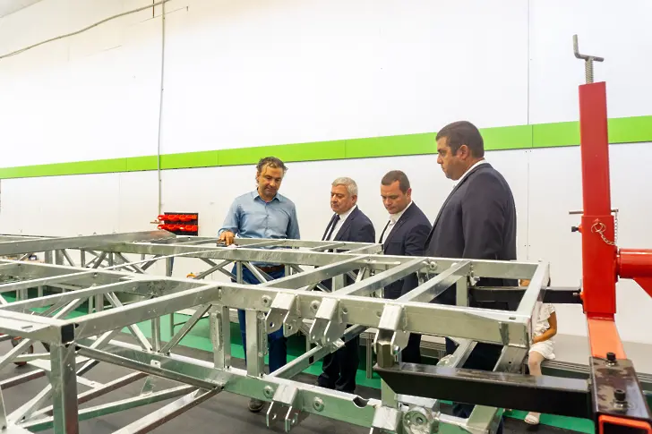 В Русе бе открита новата производствена линия за лекотоварни електромобили L City