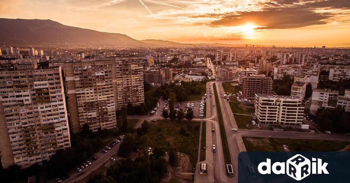 Продължава миенето на столични булеварди. От 00.30 часа до 04.30