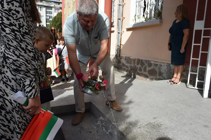 24 366 ученици прекрачиха училищния праг в Бургас