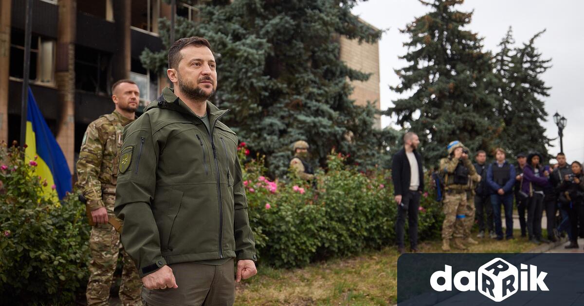 Автомобилът на украинския президент Володимир Зеленски се е сблъскал с