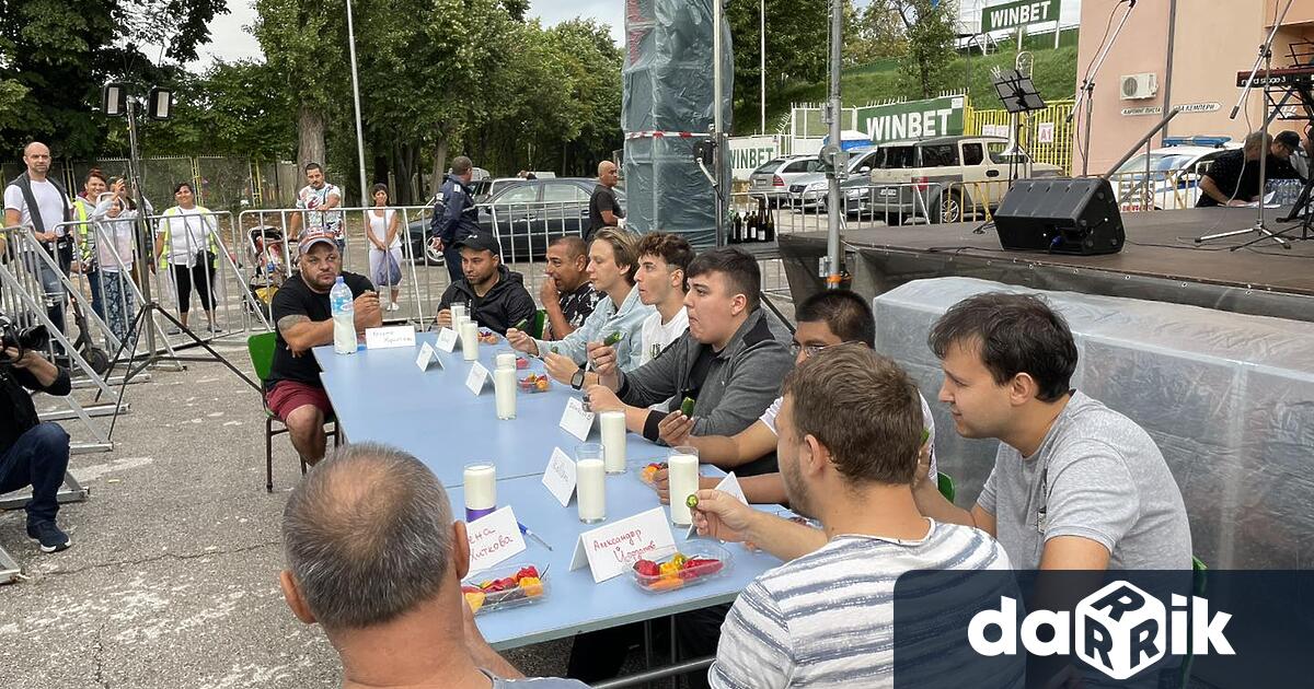 Най-смелите посетители на Есенния панаир изпробваха 10 вида изключително лютиви