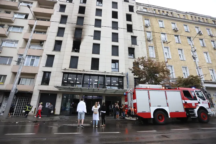 Две са основните версии за пожара в хотел „Центра“