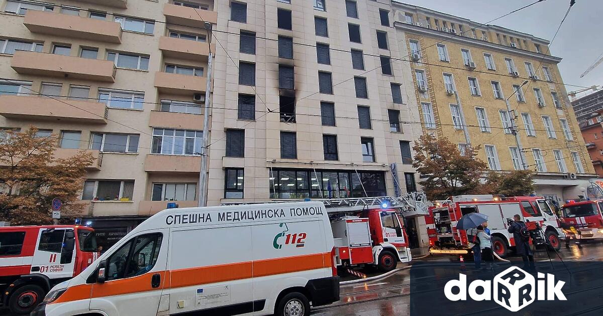 Една жена е загинала, а осем други - двама българи