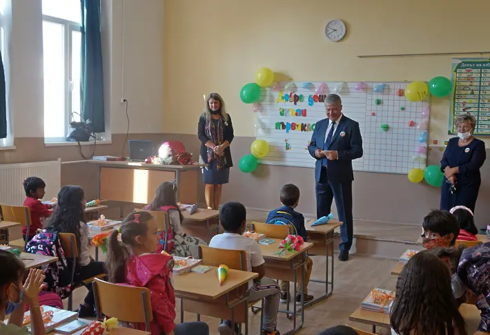 Близо 1500 деца и ученици ще се обучават в община „Тунджа“