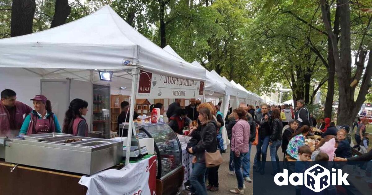 Поп певицата Дара, примата на фолка Глория, новите любимци от