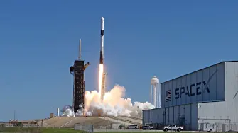 НАСА изпраща нов екипаж на МКС с кораб на „СпейсЕкс“