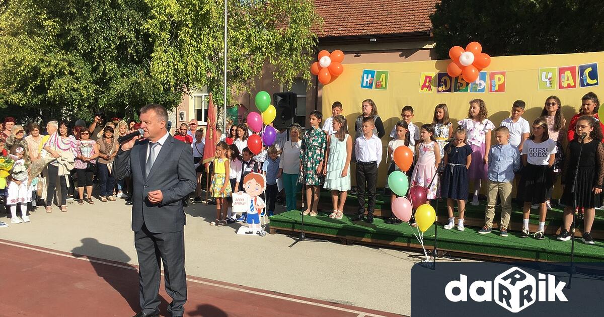 Официалната програма по откриването на първия учебен ден в ИНУ