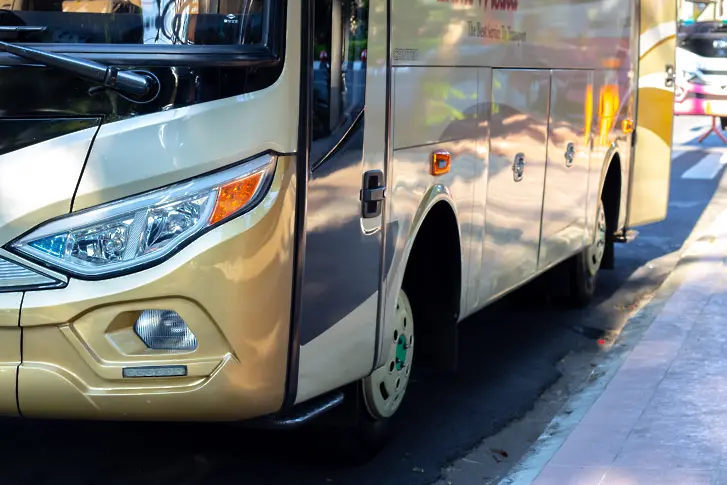 Задържаха турски автобус с 41 нелегални мигранти 