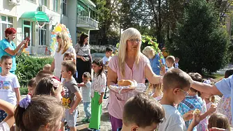 ДГ „Марица“ в Пловдив се включи в помощ на детската градина в Каравелово