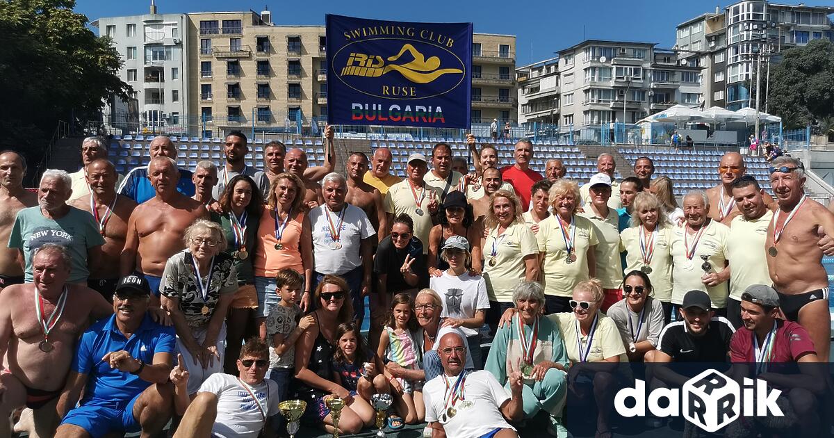 Участваха 226 плувци - на възраст от 25 до 95