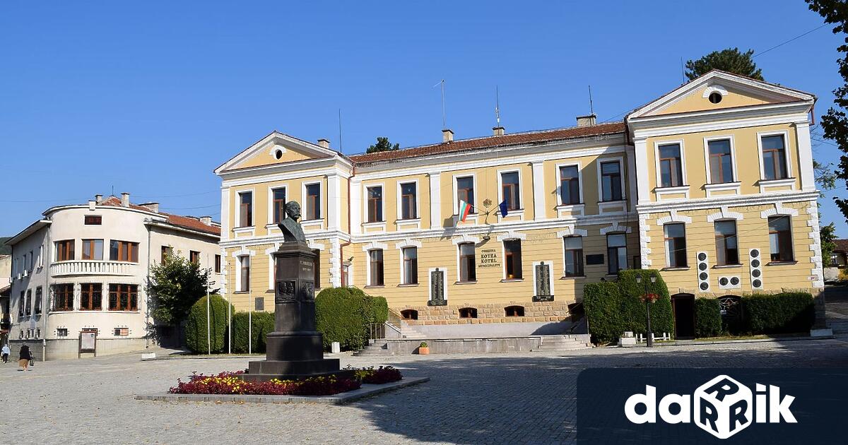 Предстои петото годишно пръскане срещу кърлежи и бълхи в Котел.