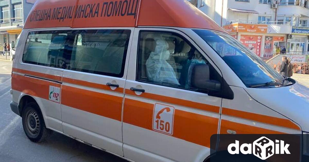 Двама 19-годишни, 15 и 16-годишен са в болницата в Кърджали