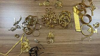 Контрабандни златни накити за над 144 000 лева откриха митничарите