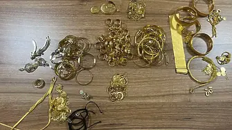 Над 1.2 кг златни накити спряха на „Капитан Андреево“