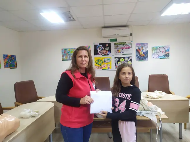 Учениците от ОУ „Христо Никифоров“ - Ловеч подкрепиха пострадалите от наводнението в община Карлово