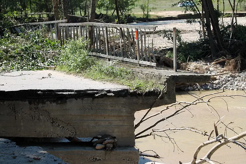 Затварят моста над река Мъртвица между Дъбене и Войнягово в Карловско