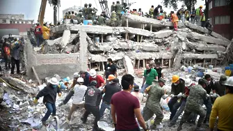 За трети път на 19 септември, но в различни години: Мощно земетресение в Мексико взе жертви (видео)