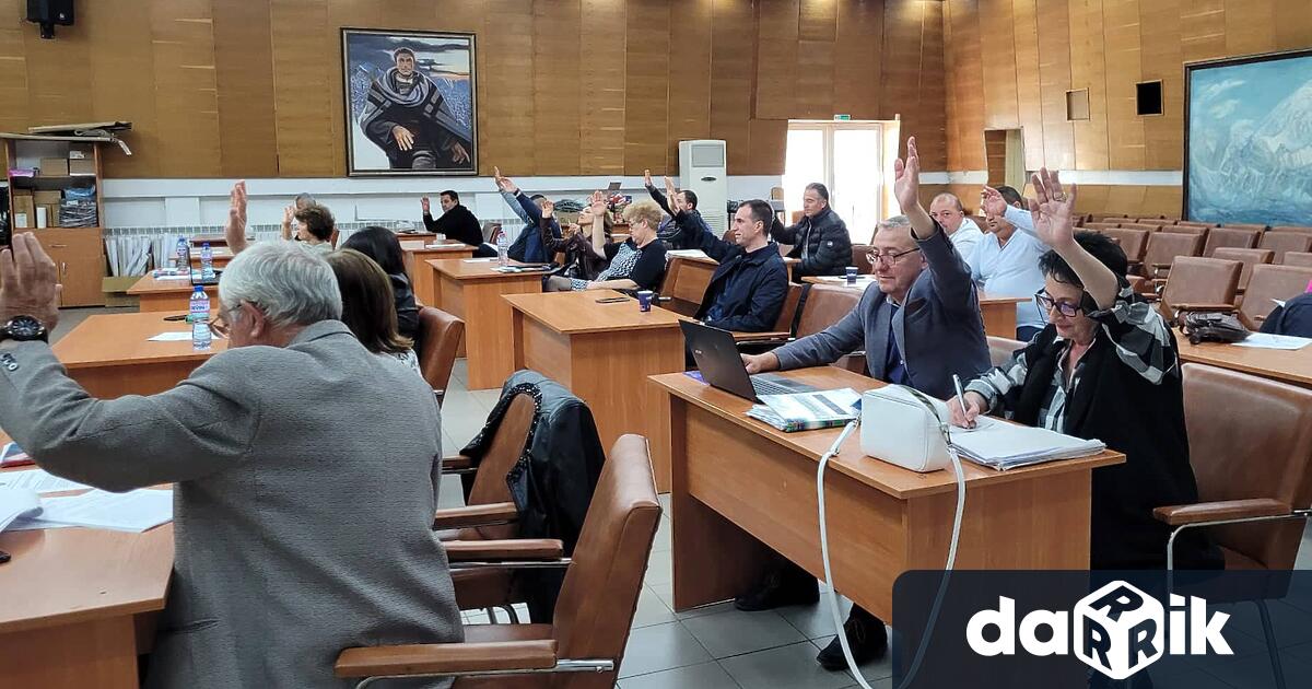 Обществен съвет ще управлява даренията за пострадалите от наводненията от