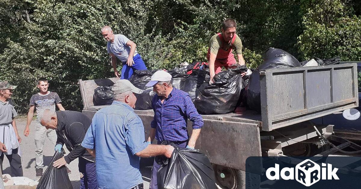 9 тона отпадъци изчистиха служителите на Северноцентрално държавно предприятие ДП