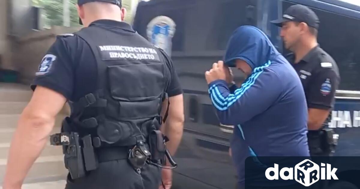 Варненският окръжен съд остави в ареста 49-годишния Валентин Христов, който