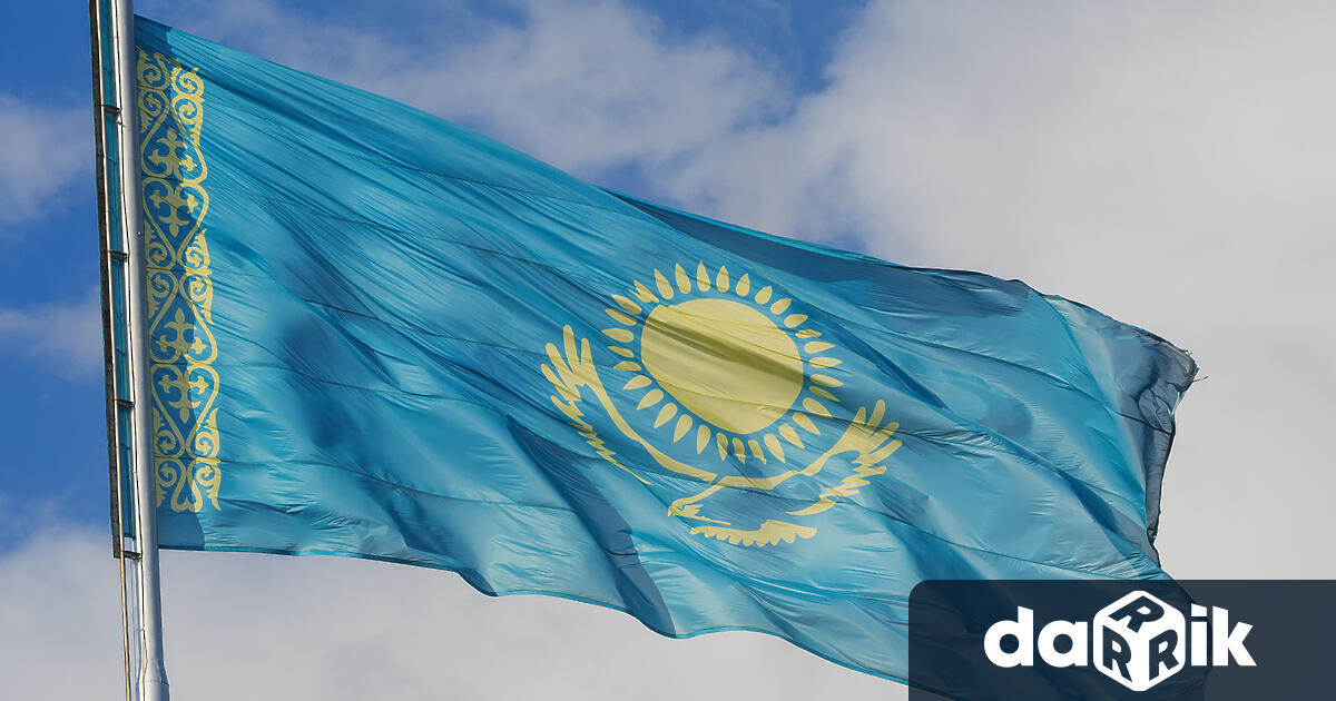 Президентът на Казахстан подписа в събота закон, който ограничава президентските