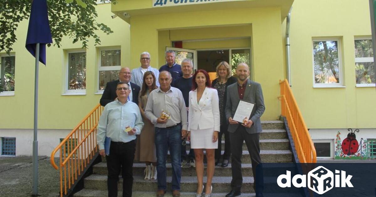 Ротари клуб Русе Дунав дари устройства за дезинфекция на въздуха