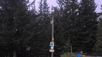 Първи снеговалеж на прага на есента заваля в Смолянско Времето