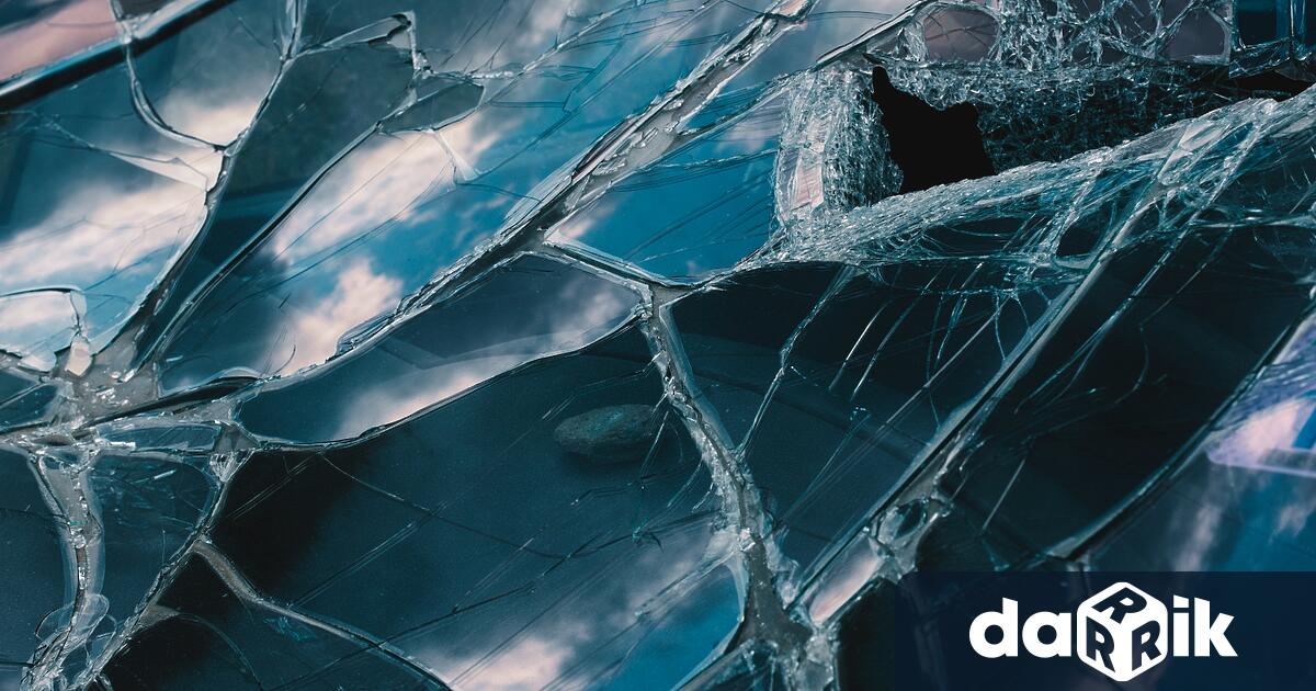 Двадесет и седем души са загинаха и 20 бяха ранени,