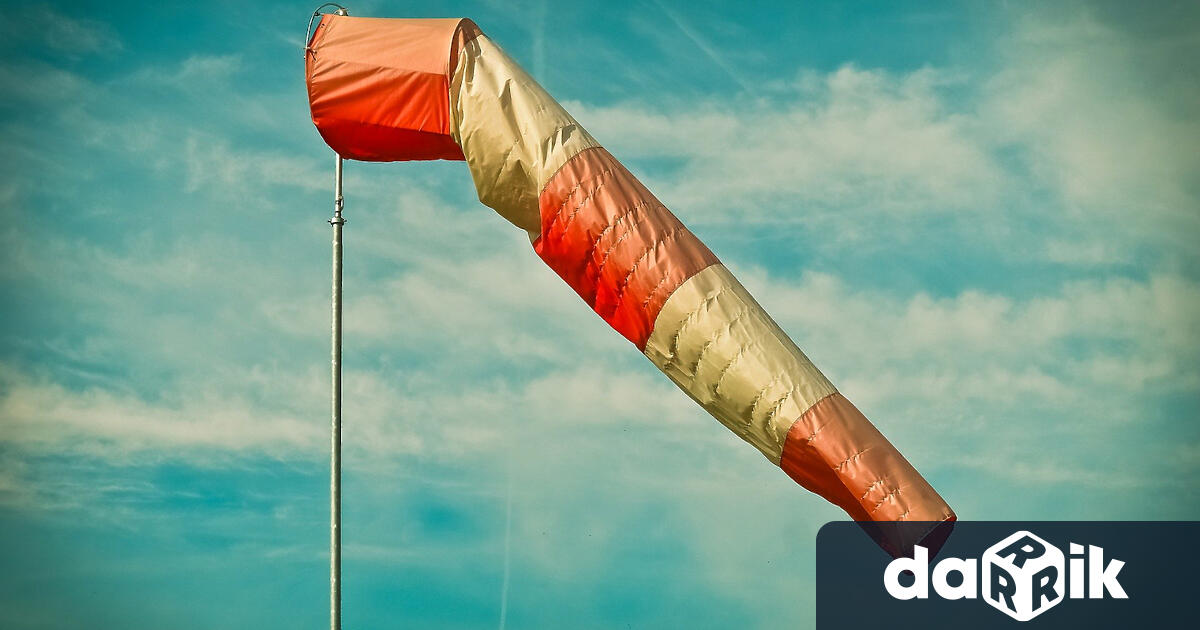 Оранжев код заради бурен вятър е обявен за Варненска област