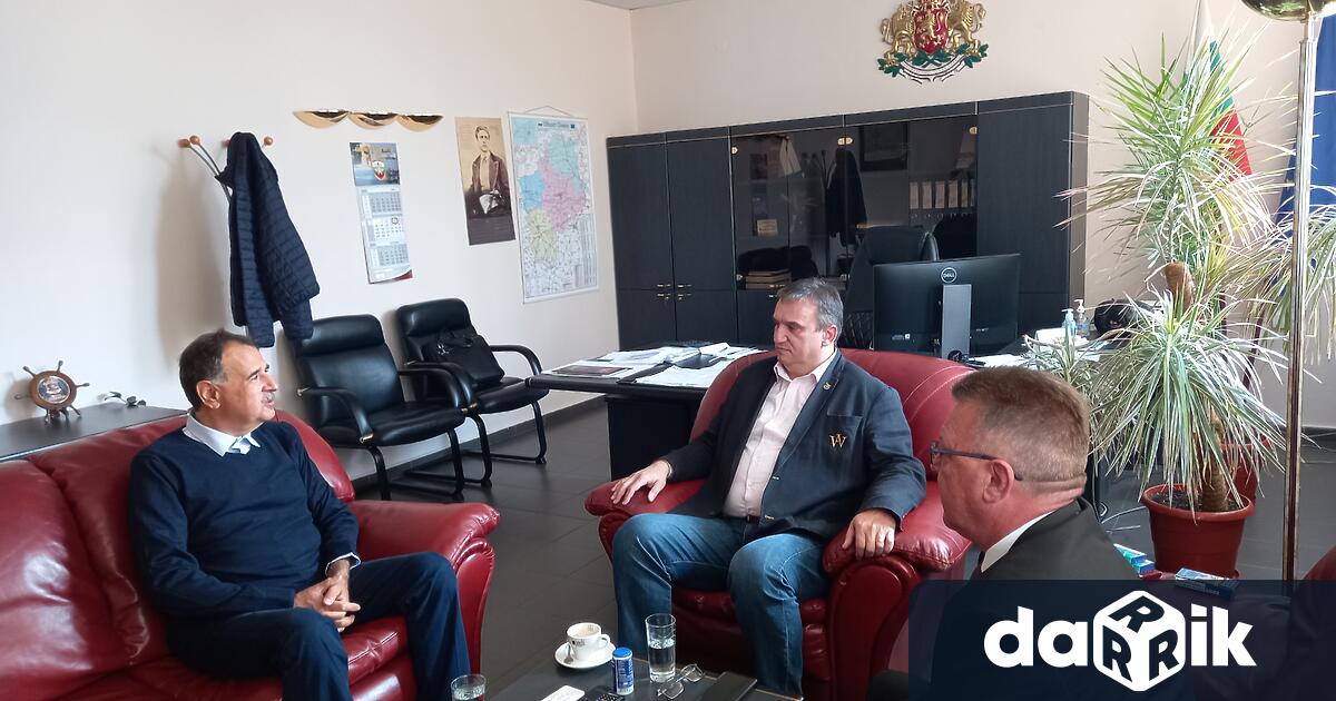 На работна среща в Областна администрация днес бяха обсъдени ходът