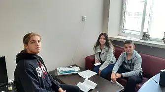 Ученици от сливенската ПГИ „Проф.д-р Димитър Табаков“ разказват за Европейския ден на езиците