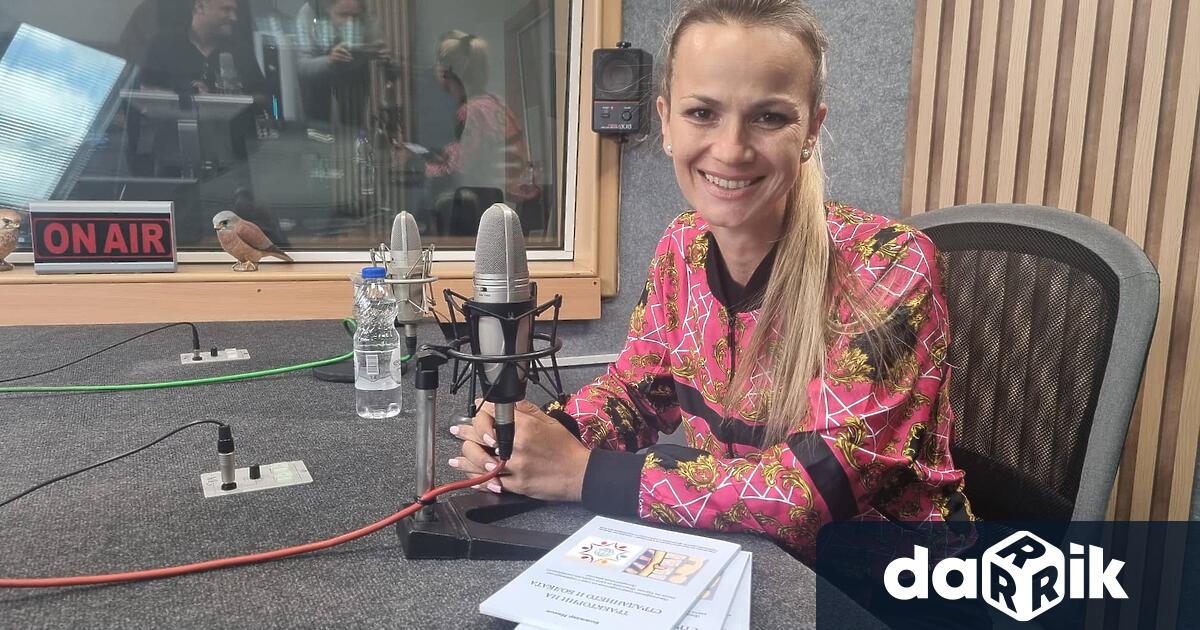 Моника Маринова е от Стара Загора, основател е на Сдружението