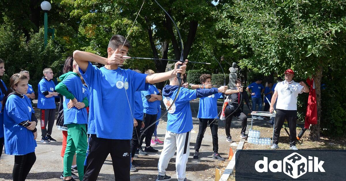 Във втория ден на проявата се включиха ученици от 8