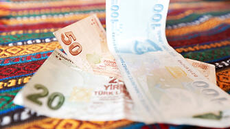 Курсът на турската лира спрямо долара отново достигна исторически минимум