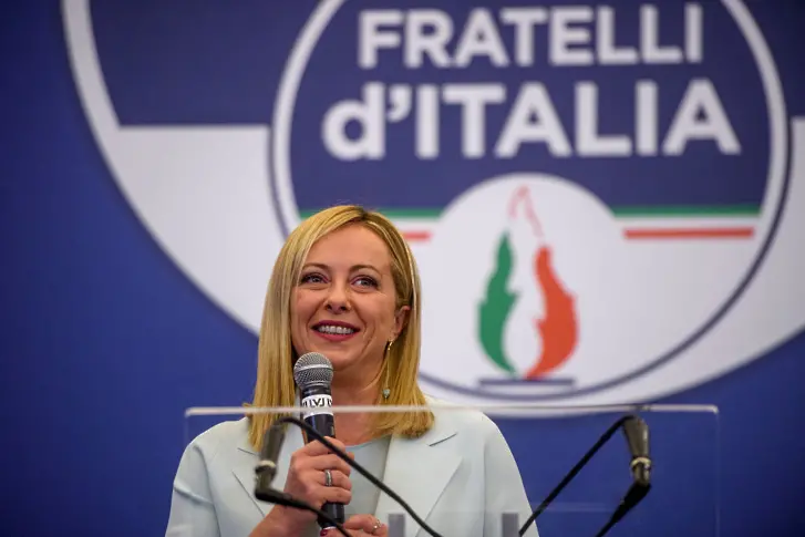 „Крайнодясната“ Мелони става първата жена премиер на Италия