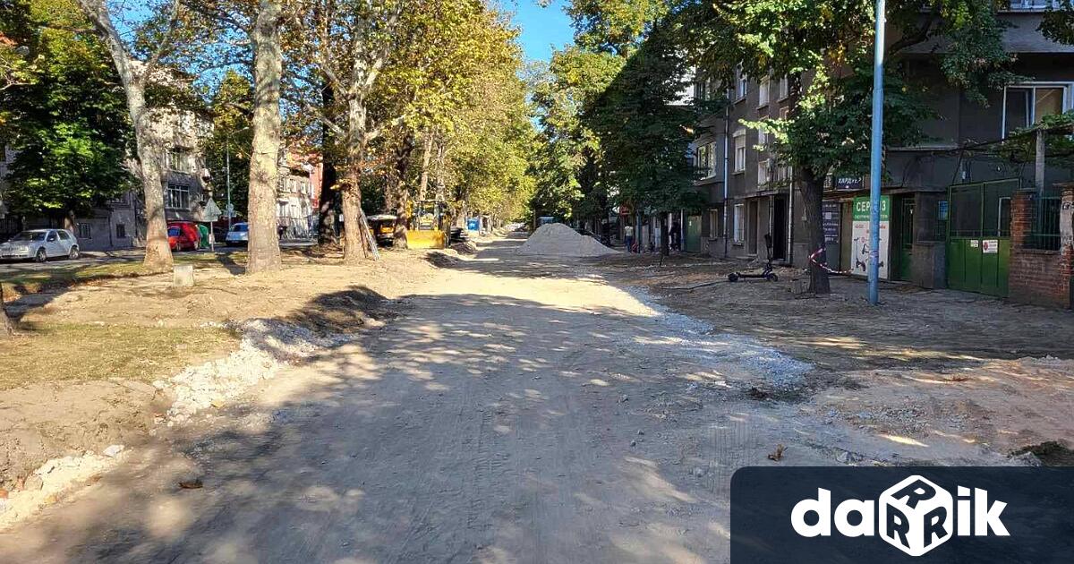 Докато текат строителните дейности в южното платно на бул. Хаджи