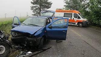 Пътничка в лек автомобил загина при тежка катастрофа в плевенско
