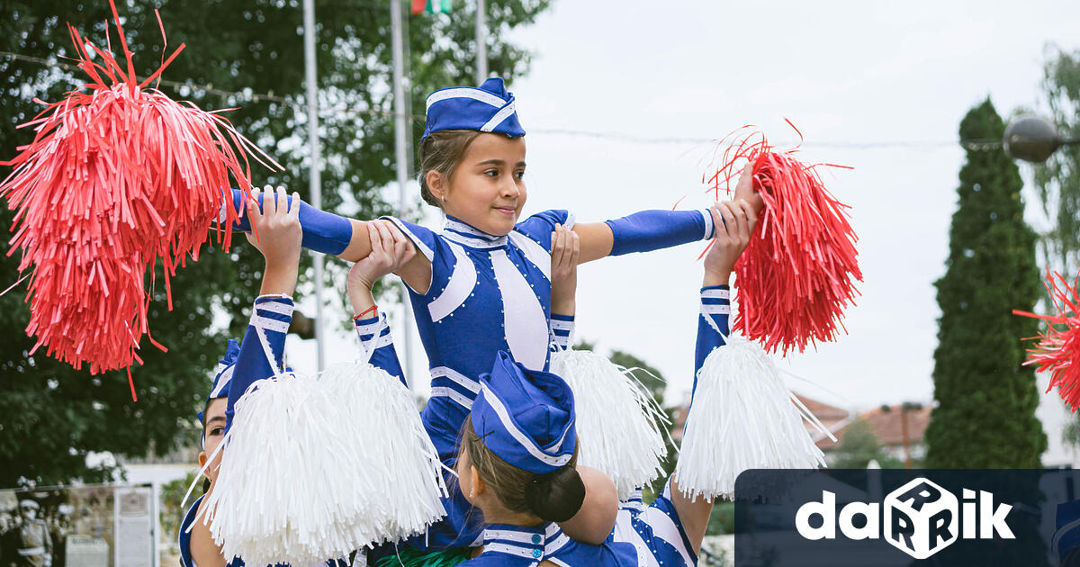 С тържество на градския площад на 22 септември 2022 г.