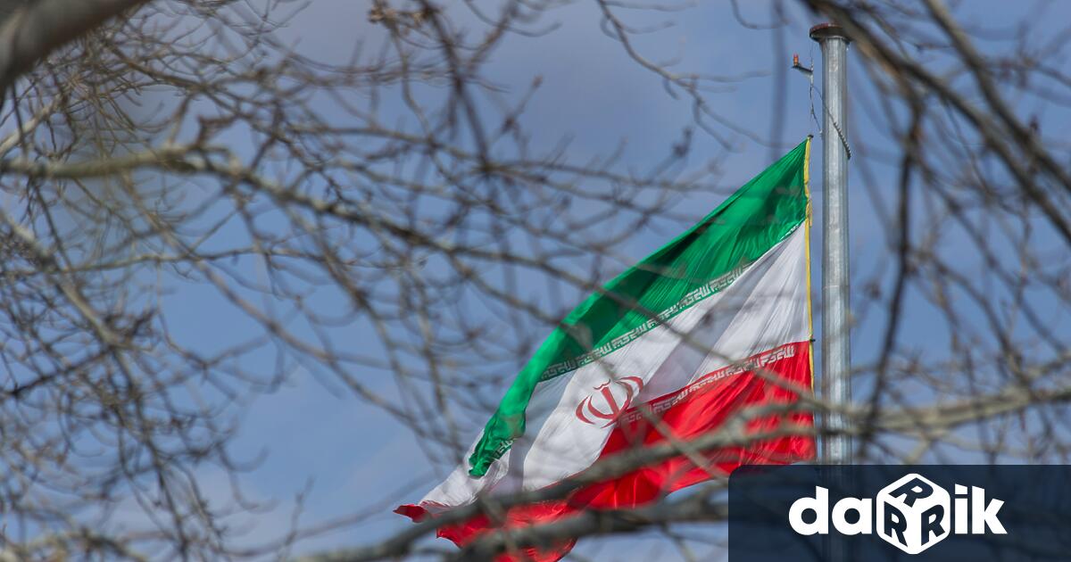 Бомба с коктейл Молотов беше хвърлена срещу иранското посолство в