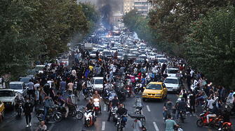 апрежението между Иран и Запада нарасна заради смъртоносното потушаване на