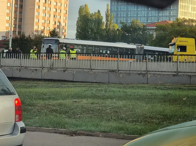 Автобус на градския транспорт катастрофира на “Цариградско шосе“