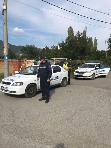 Задържаха издирван мъж при спецакция в малките населени места в Сливенско