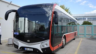 Първият електробус тръгва по един от маршрутите на градския транспорт